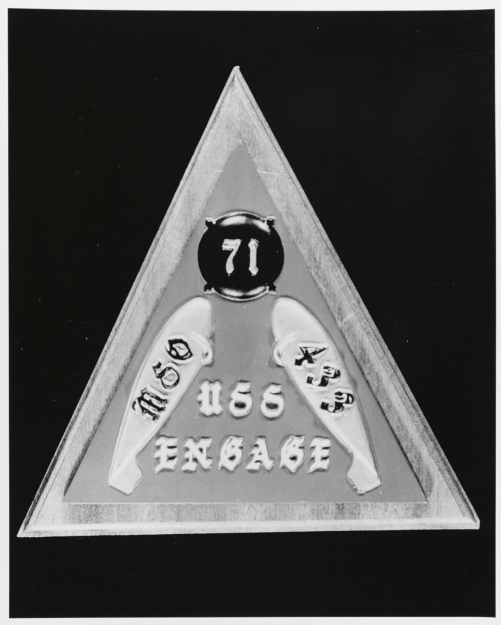 Insignia: USS ENGAGE (MSO-433)