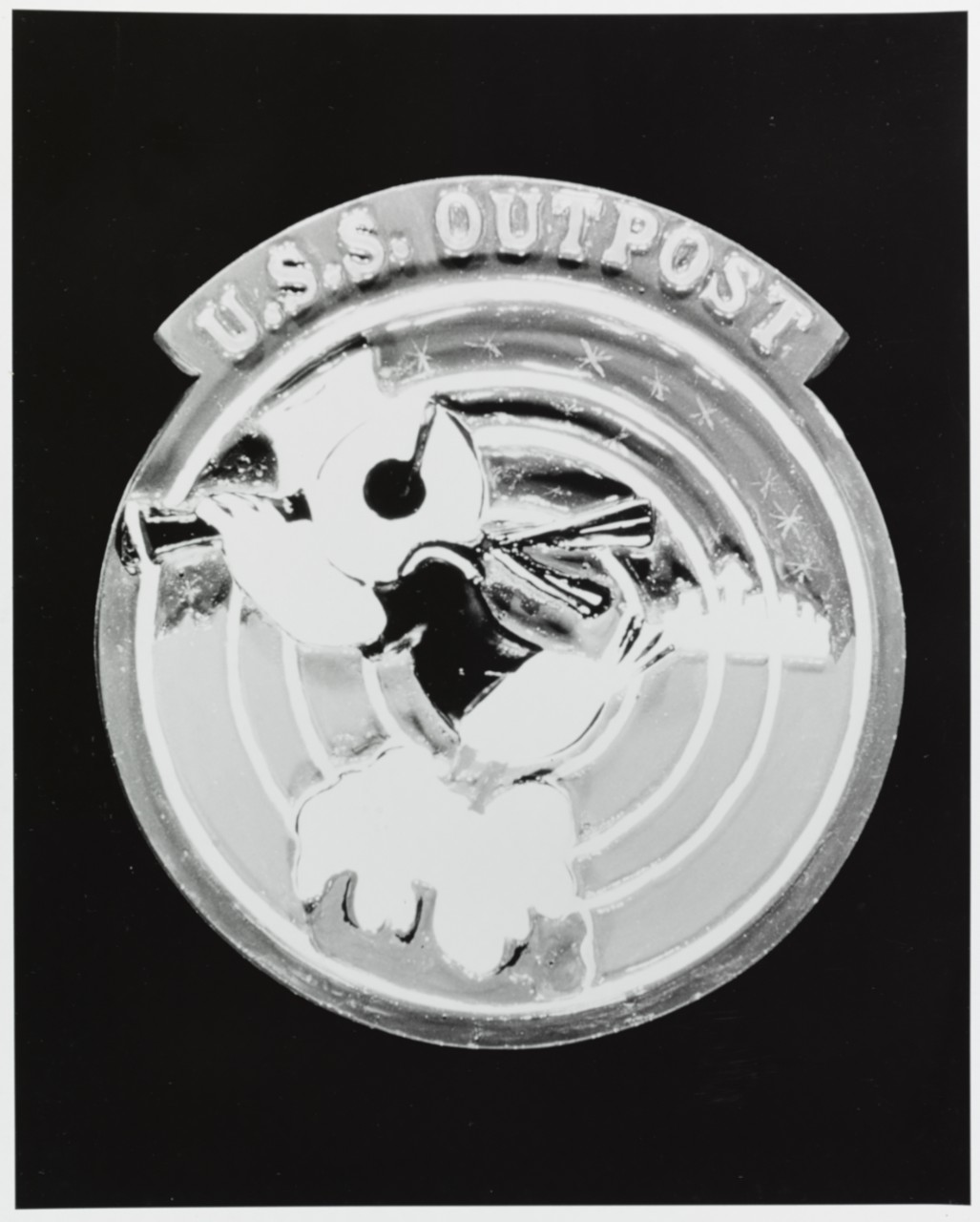 Insignia: USS OUTPOST (AGR-10)