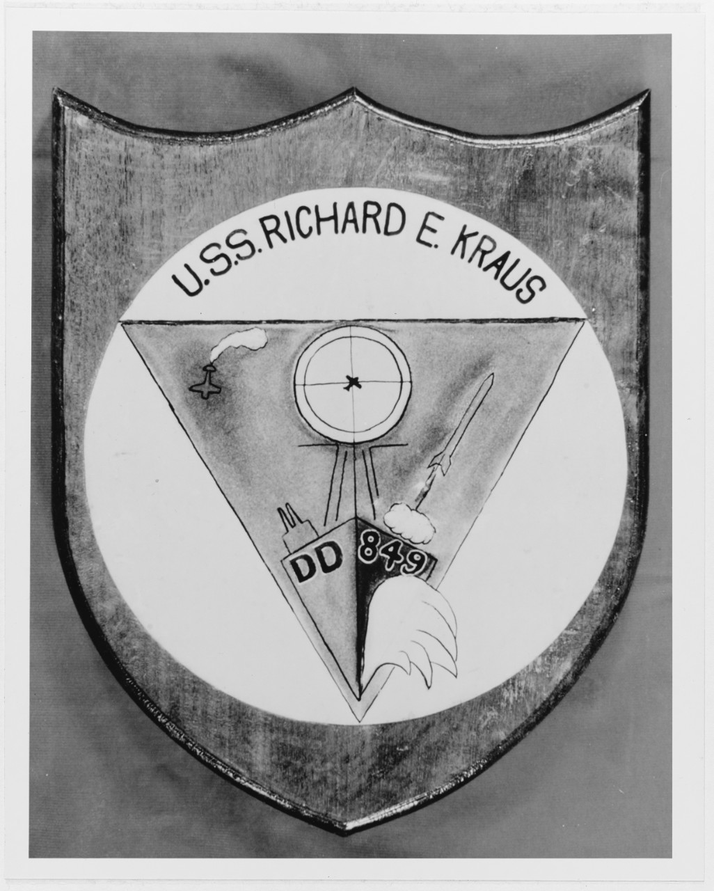 Insignia:  USS RICHARD E. KRAUS (DD-849)