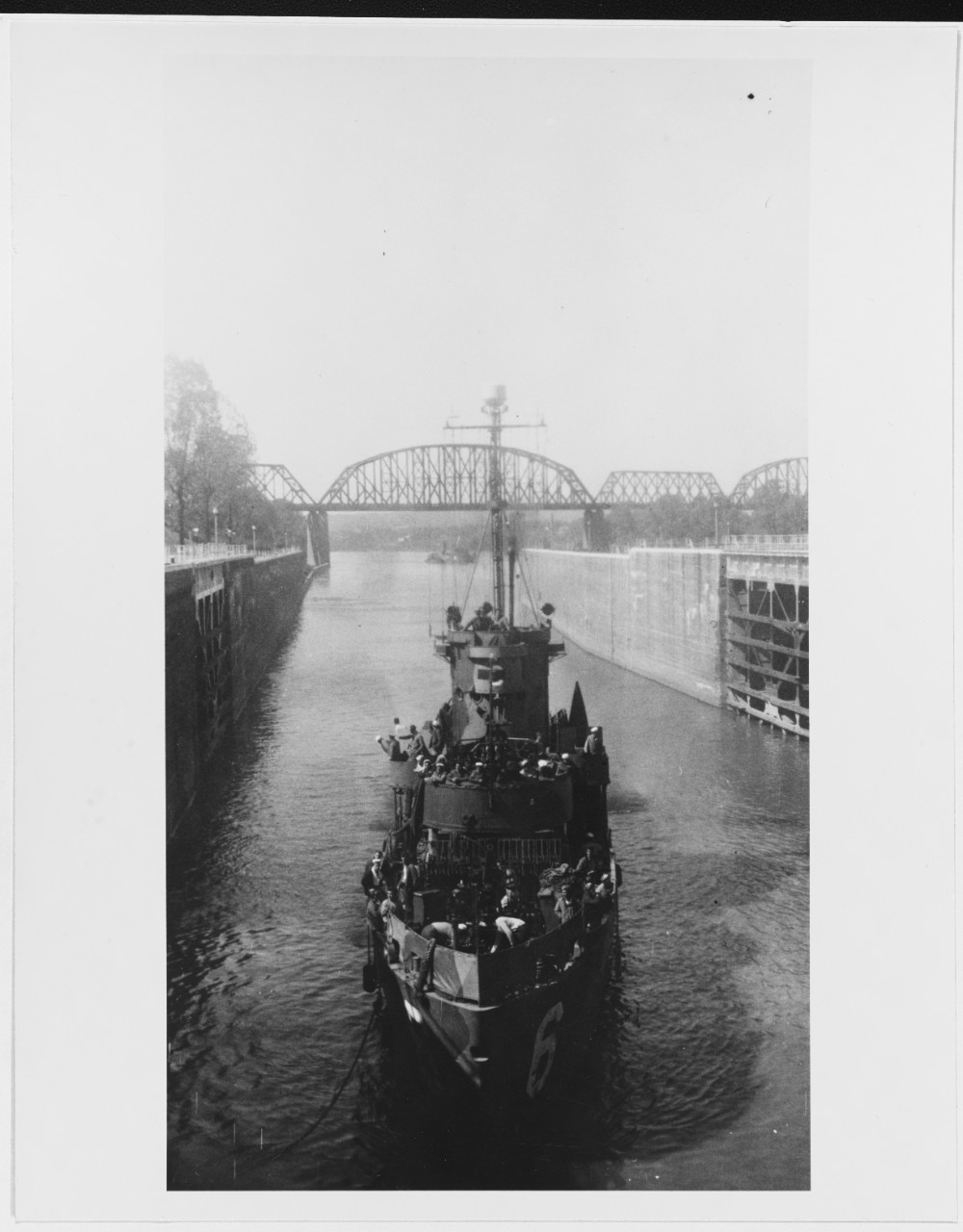 USS LCS-6 photographed from LSM(R)-509 in Lock 41 on the Ohio River, on October 13, 1945