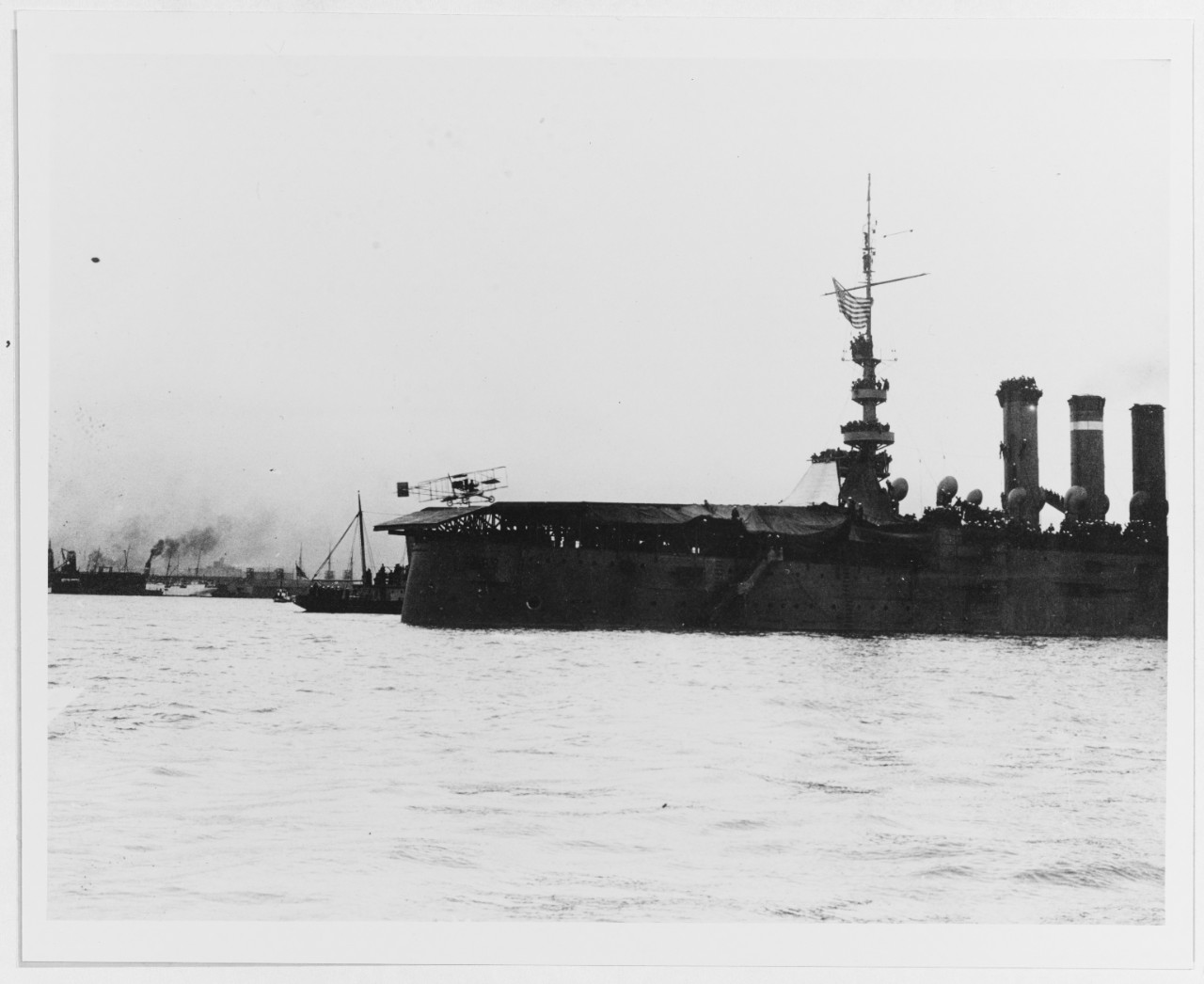 Photo #: NH 77498  First airplane landing on a warship, 18 January 1911