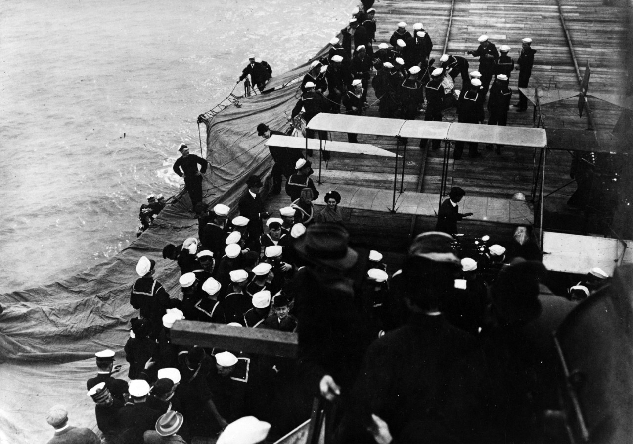 Photo #: NH 77510  First airplane landing on a warship, 18 January 1911