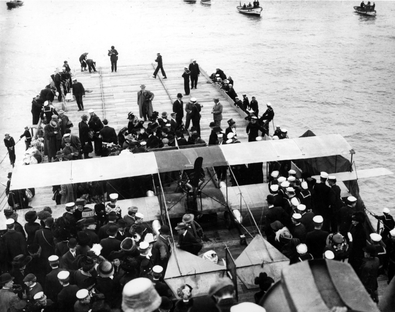 Photo #: NH 77587  First airplane landing on a warship, 18 January 1911
