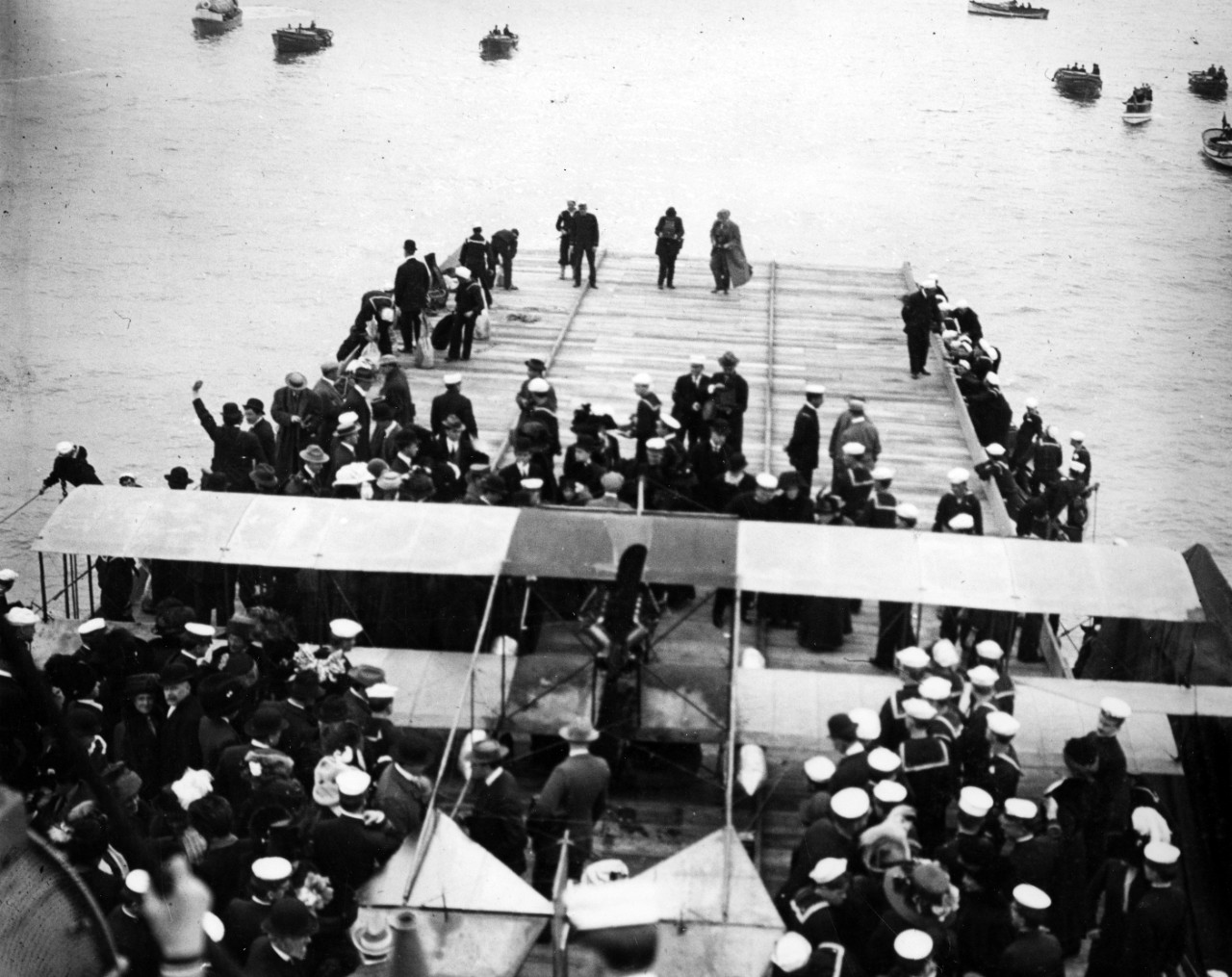 Photo #: NH 77589  First airplane landing on a warship, 18 January 1911