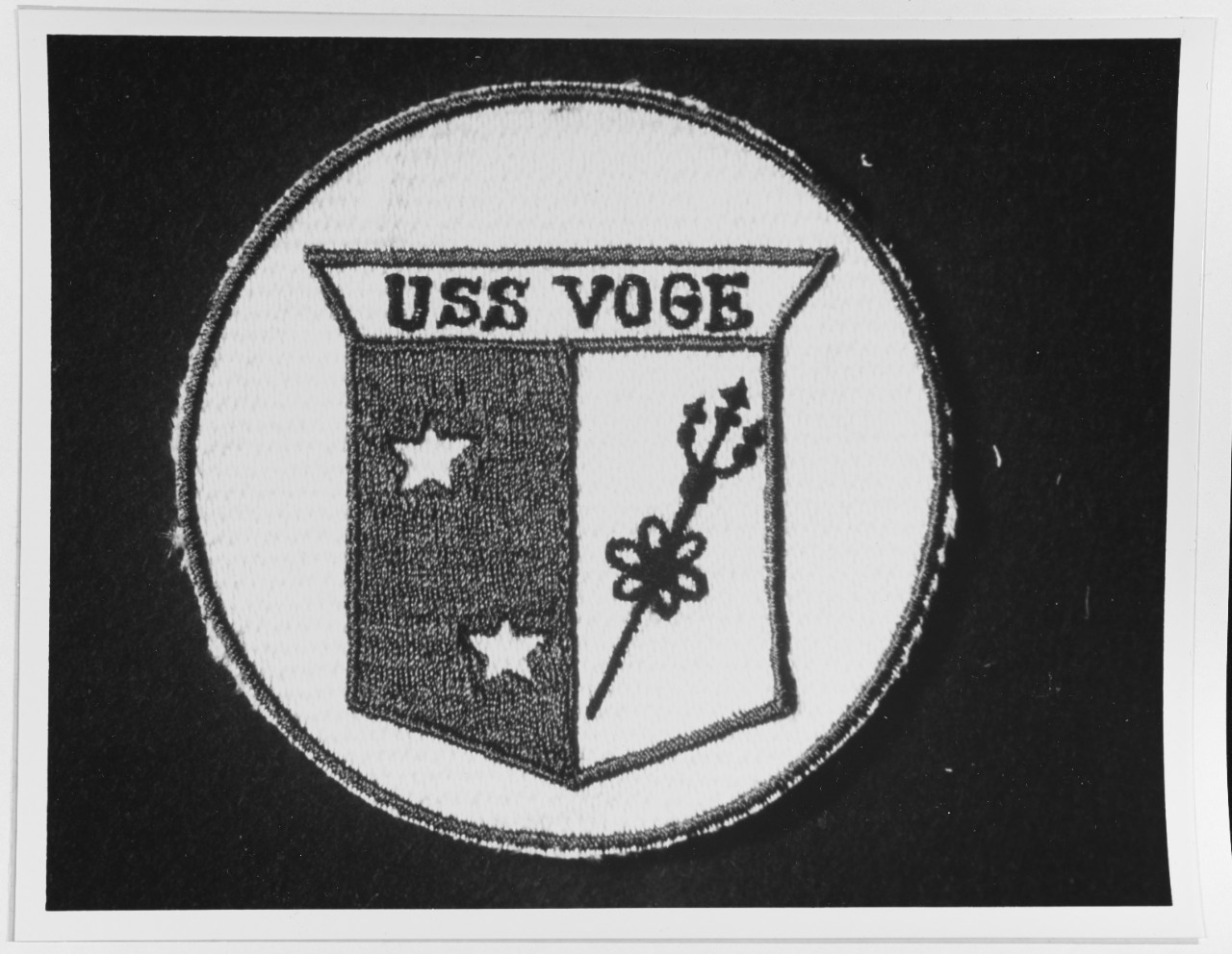 Insignia: USS VOGE (DE-1047)