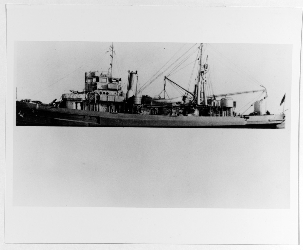 USS CHEWINK (ASR-3)