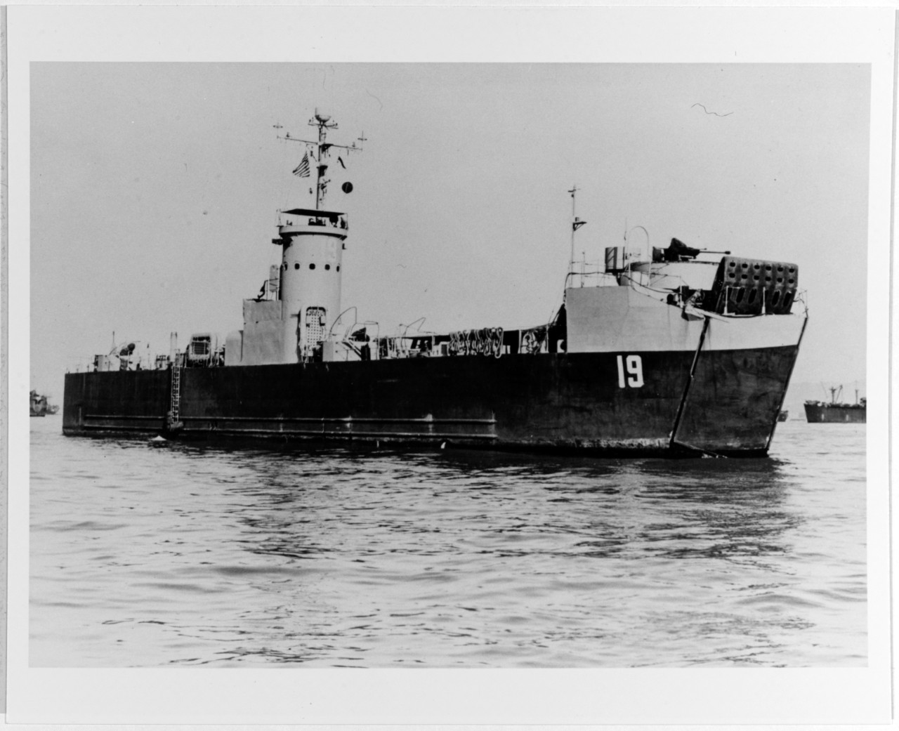USS LSM-19