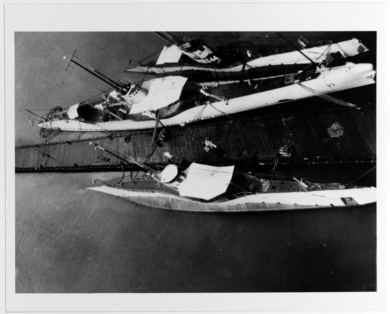 Photo #: NH 80598  Submarines at Coco Solo, Panama Canal Zone, 1926