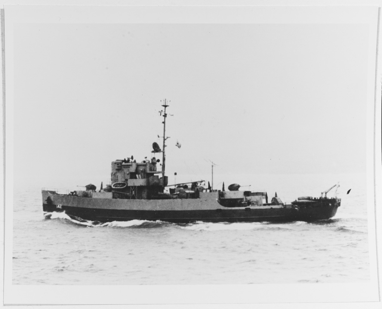 USS APEX (AM-142)