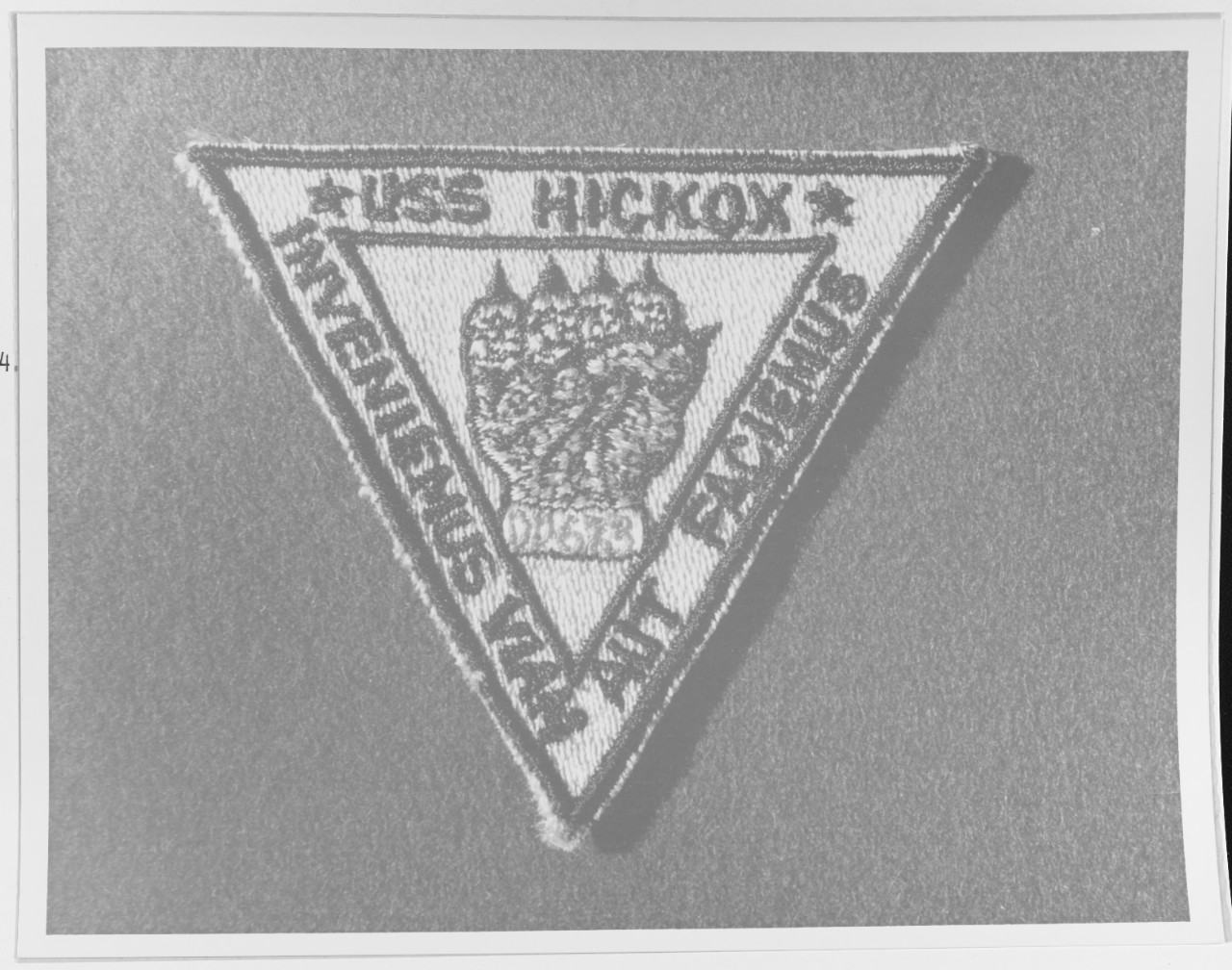 Insignia:  USS HICKOX (DD-673)