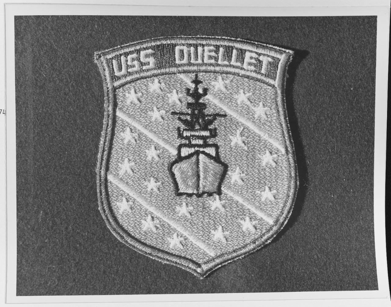 Insignia:  USS OUELLET (DE-1077)