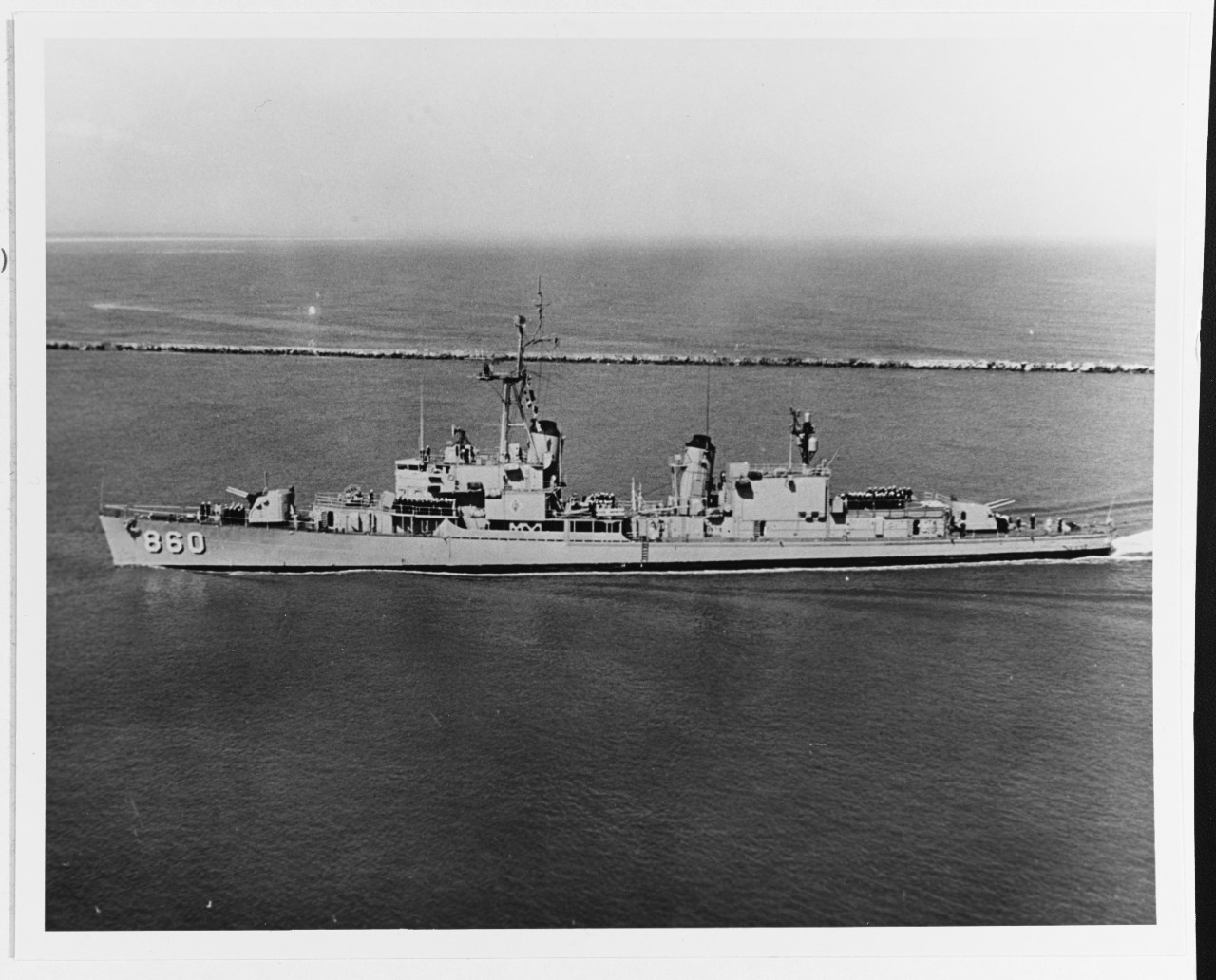 USS MCCAFFERY (DD-860)