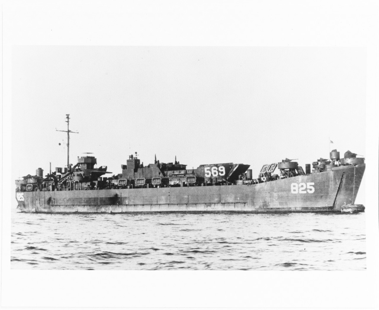 USS LST-825 (Later:  HICKMAN CTY)