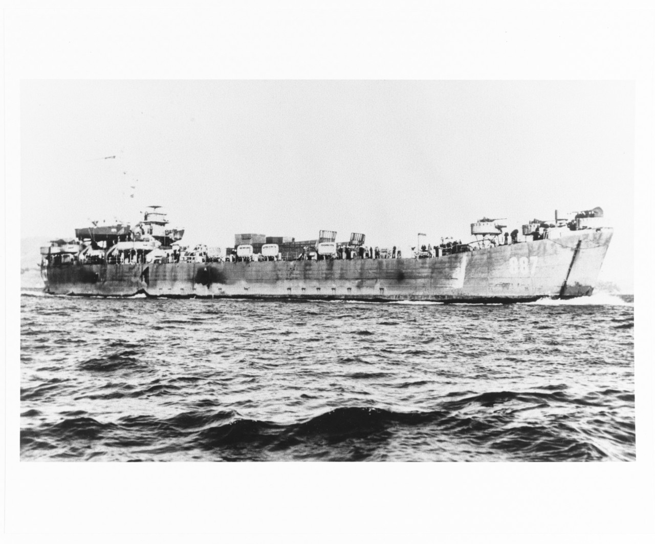 USS LST-887 (Later:  LAWRENCE COUNTY)