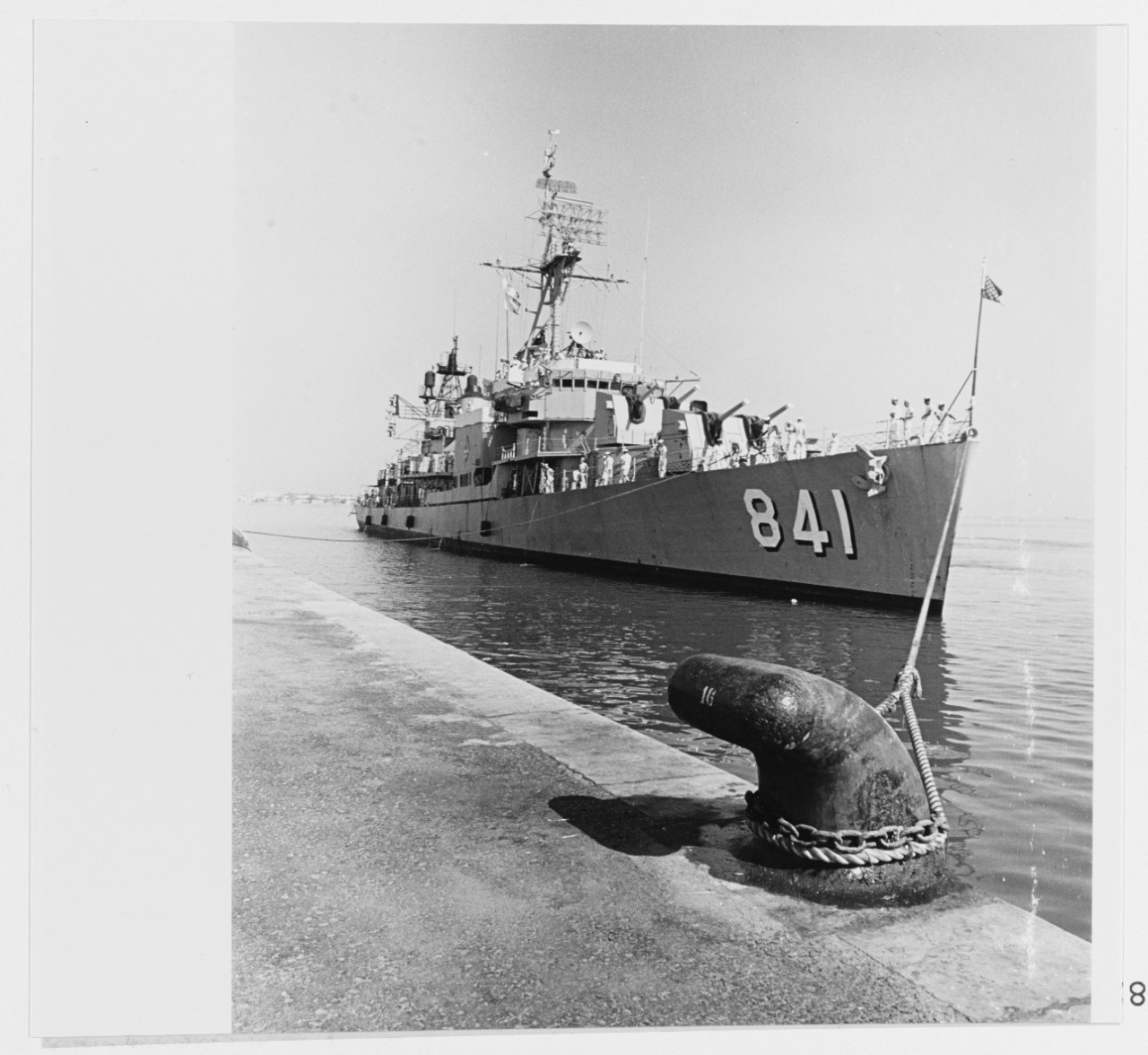 USS NOA (DD-841)