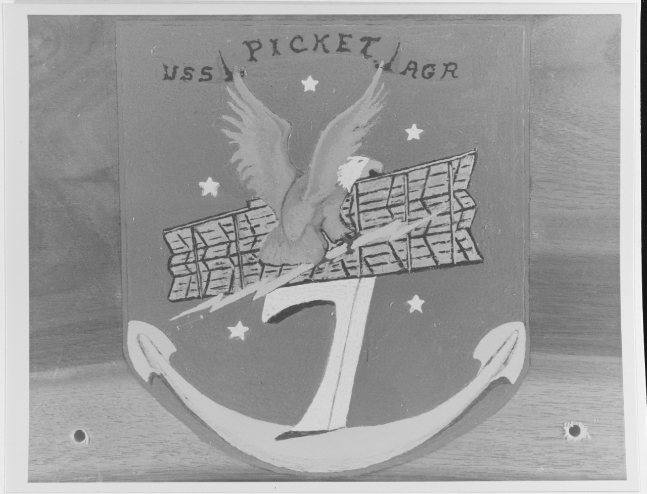 Insignia:  USS PICKET (AGR-7)