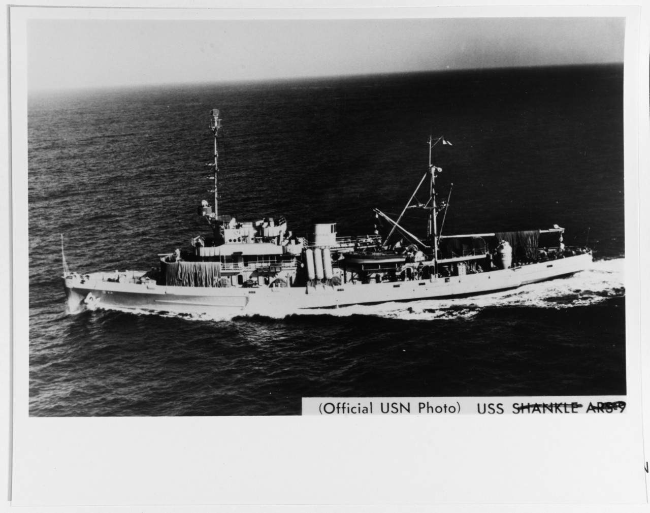 USS FLORIKAN (ASR-9)