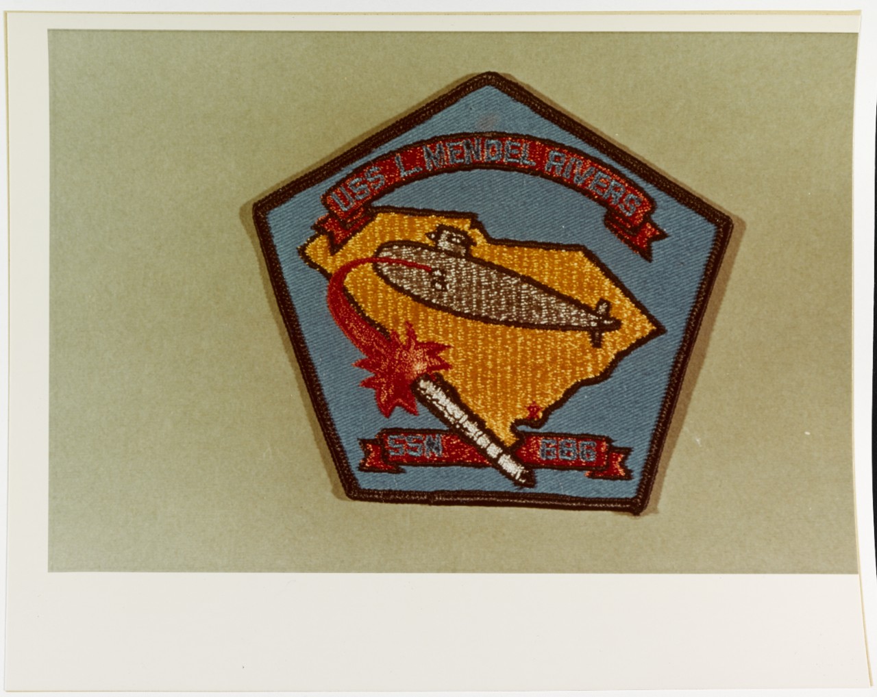 Insignia:  USS L. MENDEL RIVERS (SSN-686)