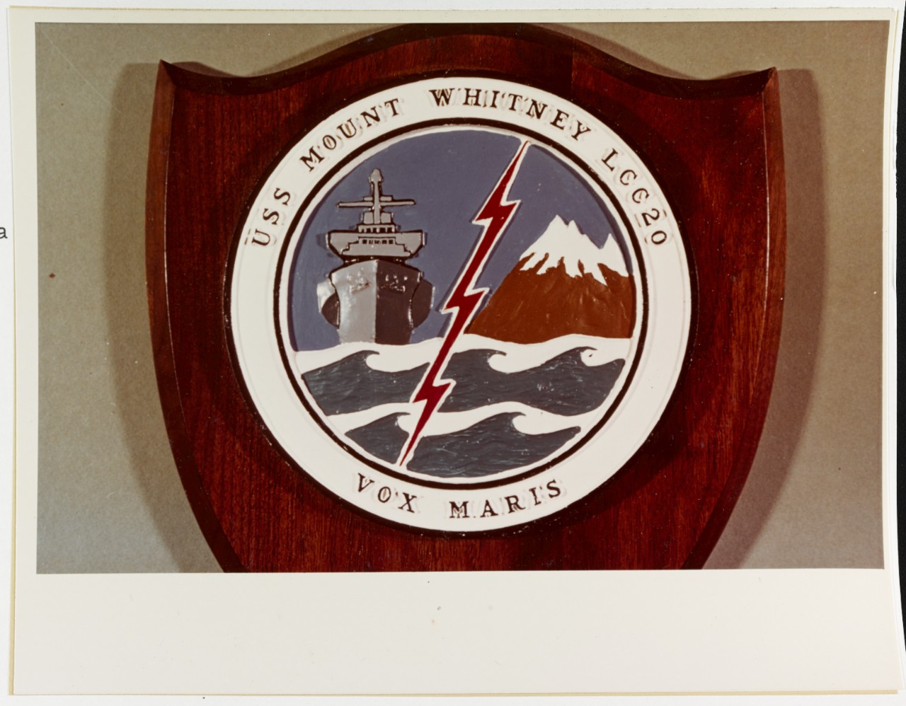 Insignia:  USS MOUNT WHITNEY (LCC-20)