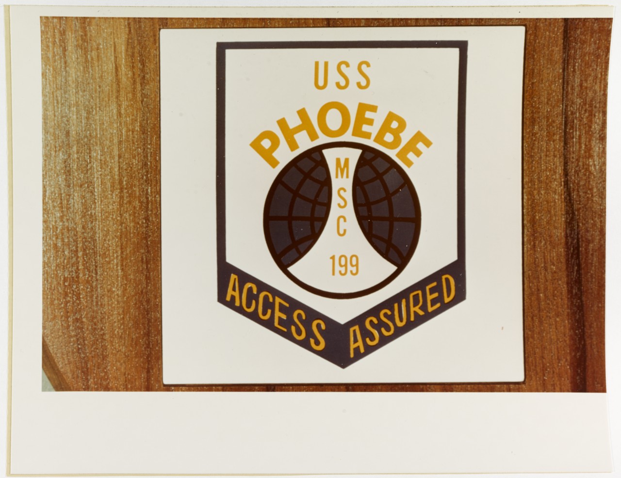 Insignia:  USS PHOEBE (MSC-199)
