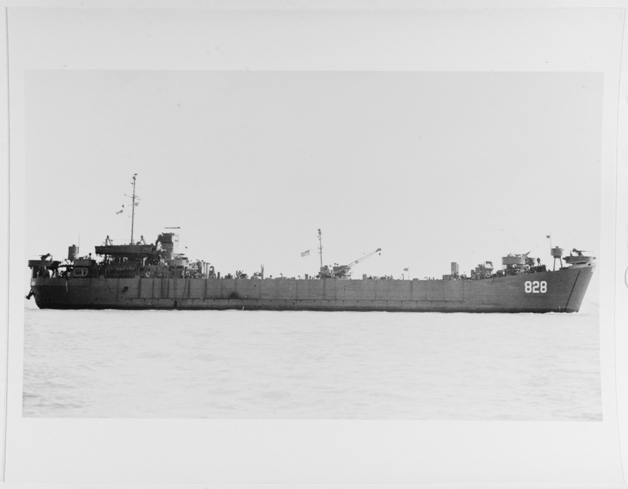 USS LST - 828