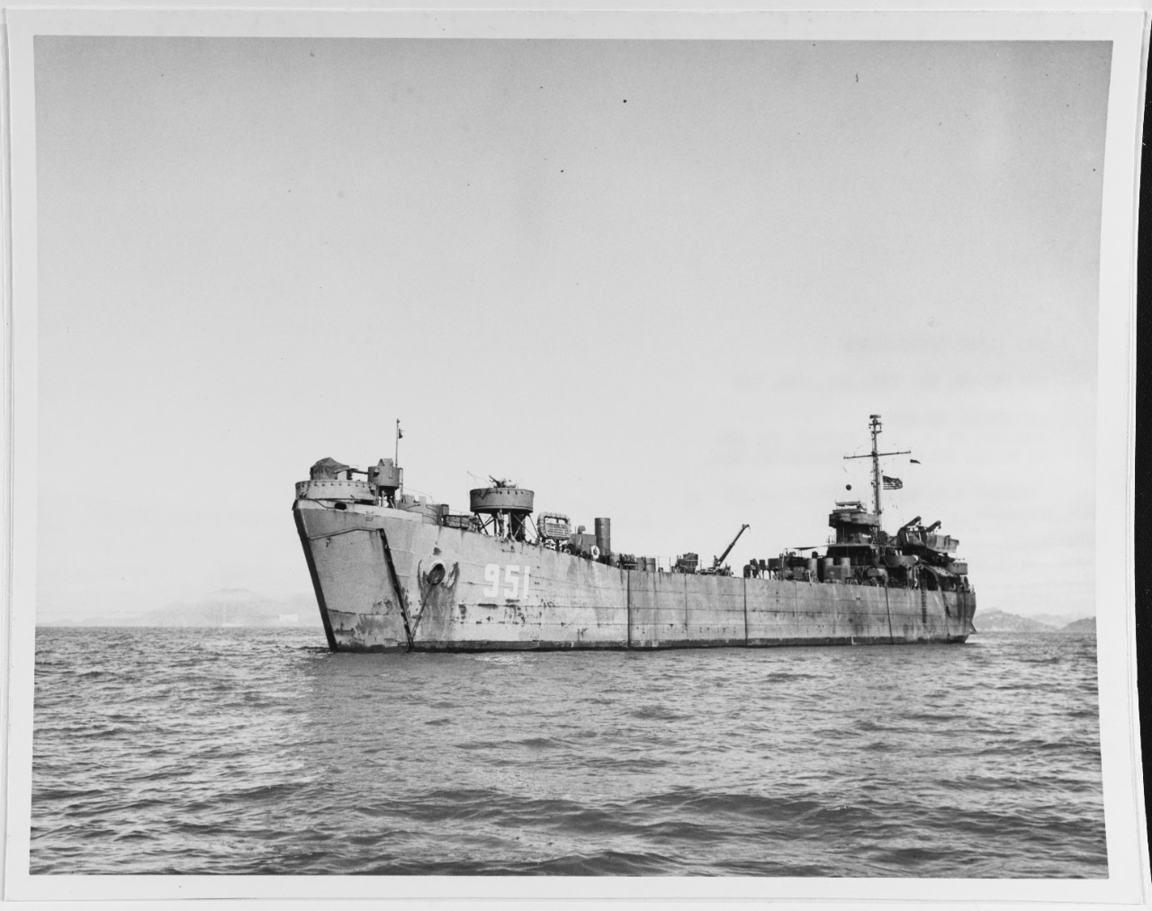 USS LST - 951