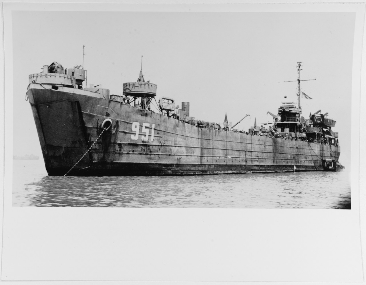USS LST - 951