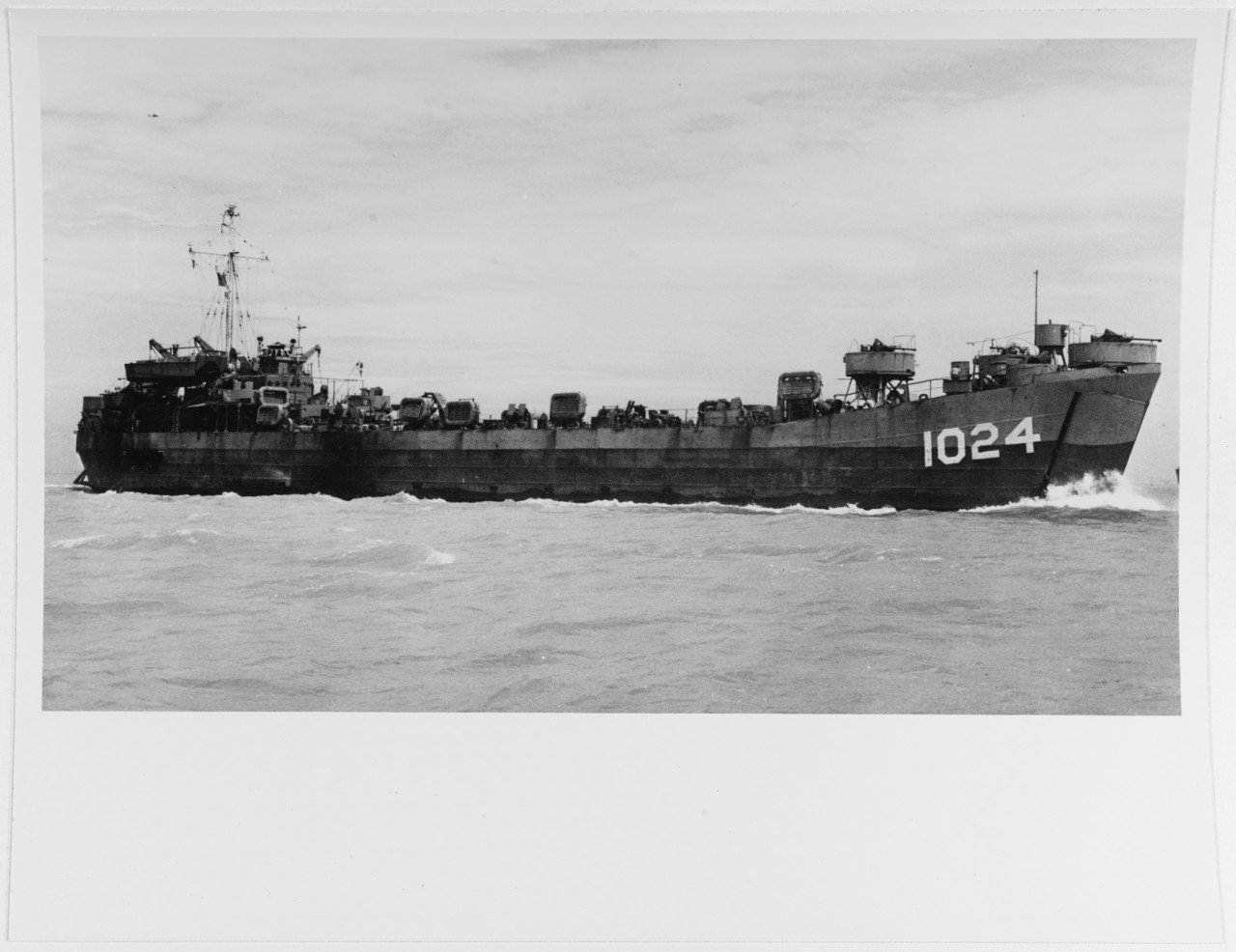 USS LST - 1024