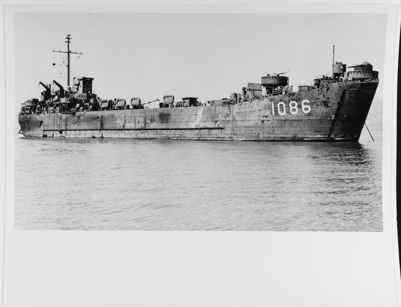 USS LST - 1086 (later: POTTER COUNTY)