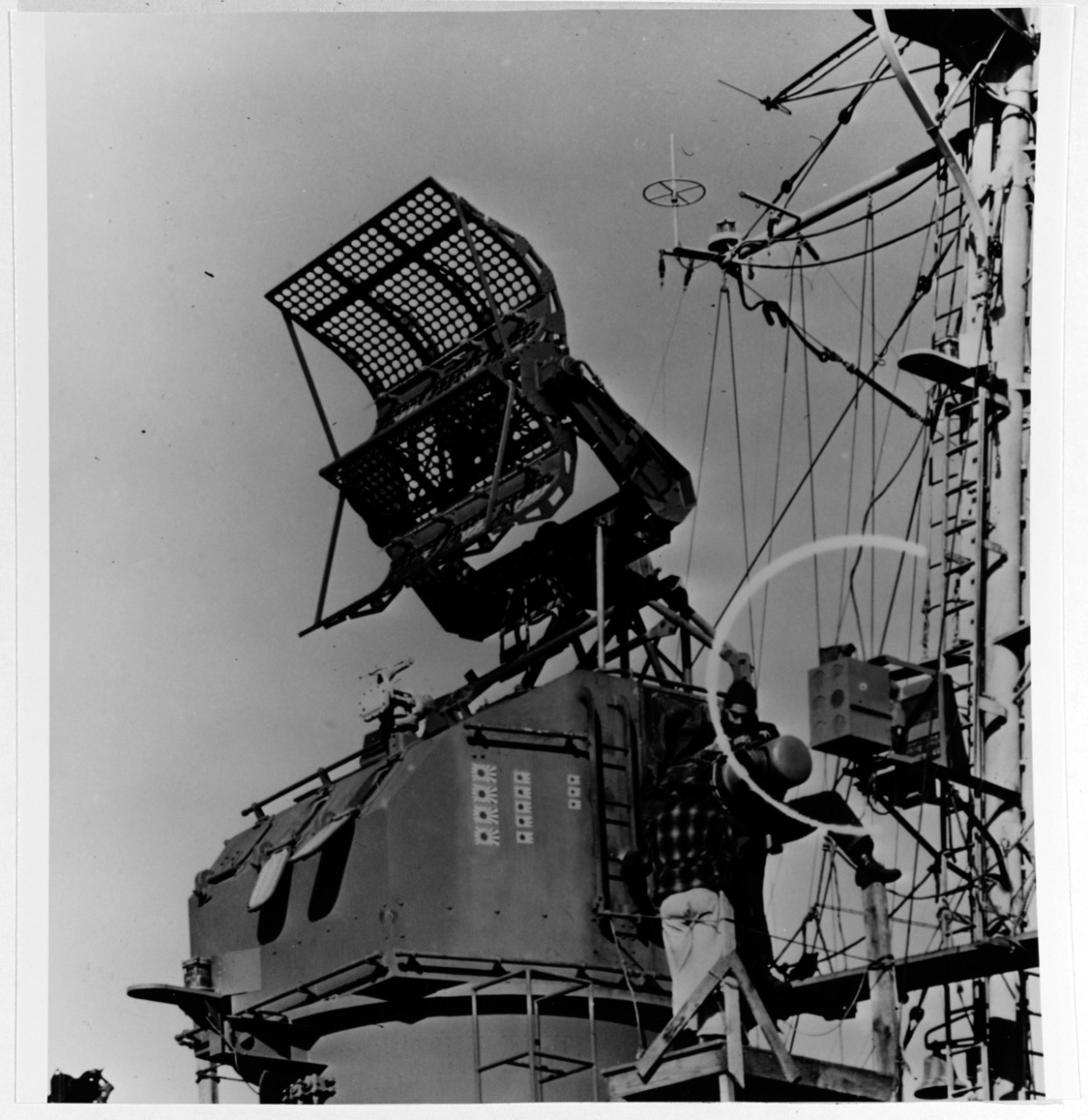 Photo #: NH 84805  Antenna for Mark 4 (&quot;FD&quot;) Fire Control Radar