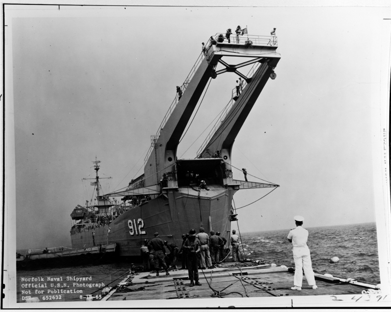 USS MAHNOMEN COUNTY (LST-912)