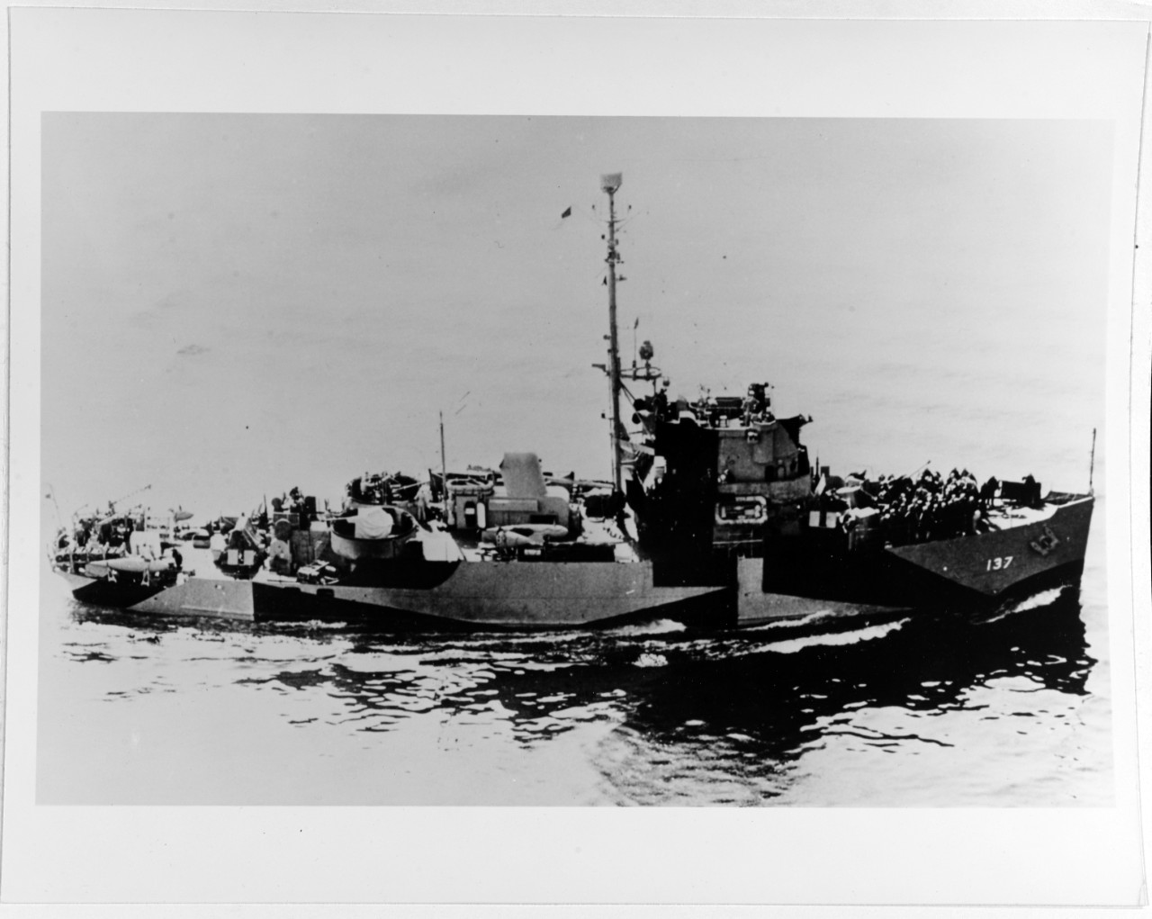 USS ADOPT (AM-137)