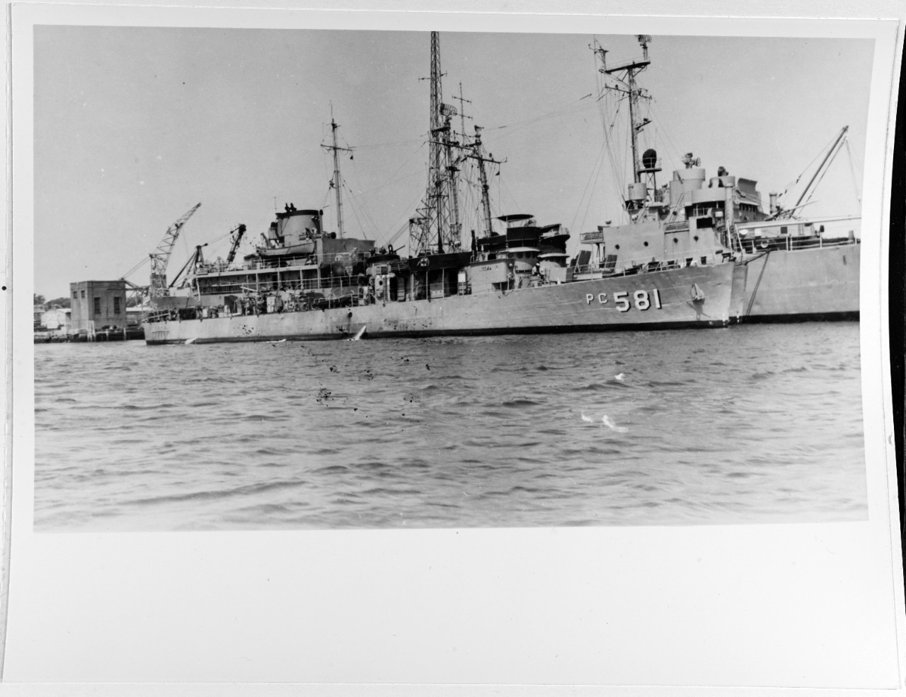 USS MANVILLE (PC-581)