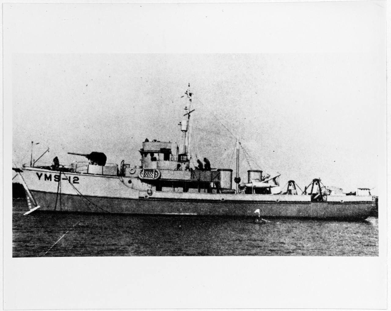 USS YMS-12
