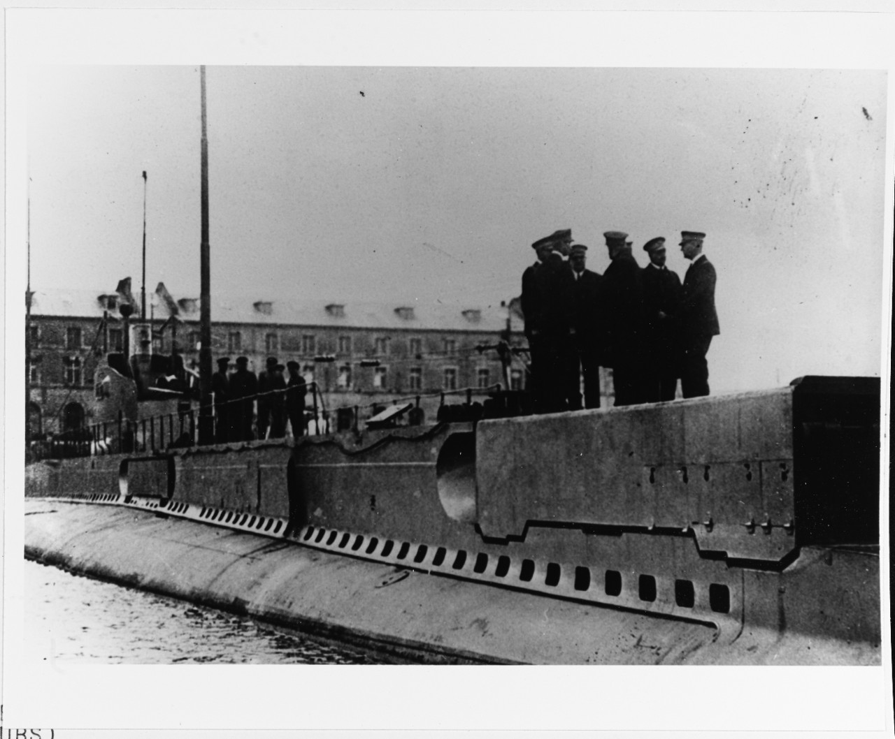 A French "1500-ton" type submarine in a French Navy Yard in the 1930s. 