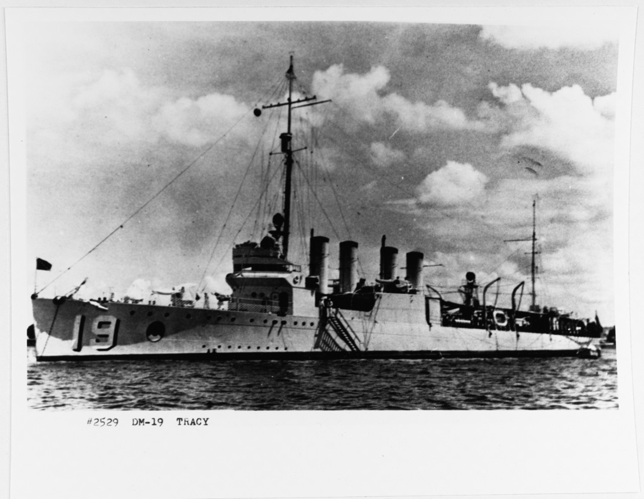 USS TRACY (DM-19)