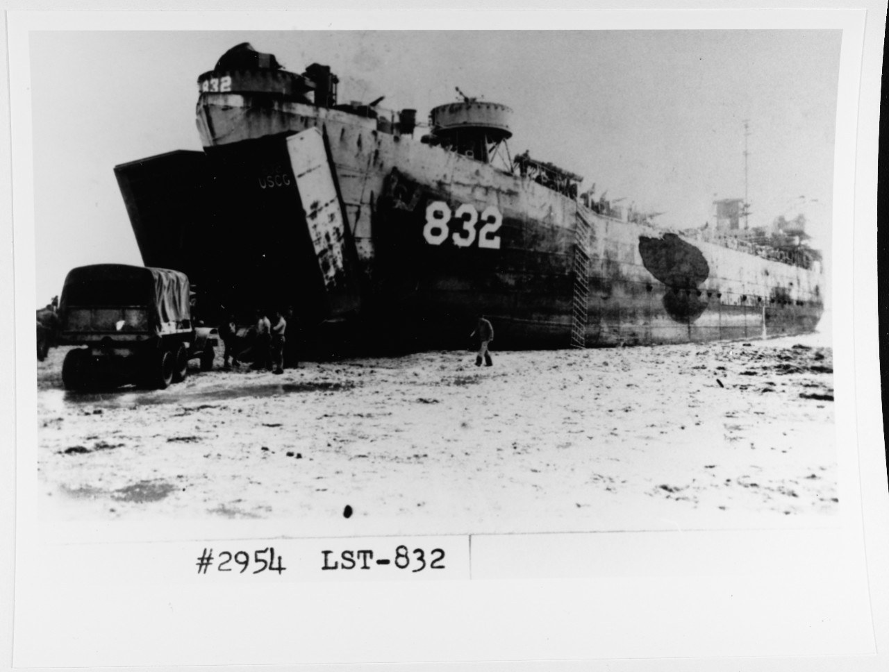 USS LST-832