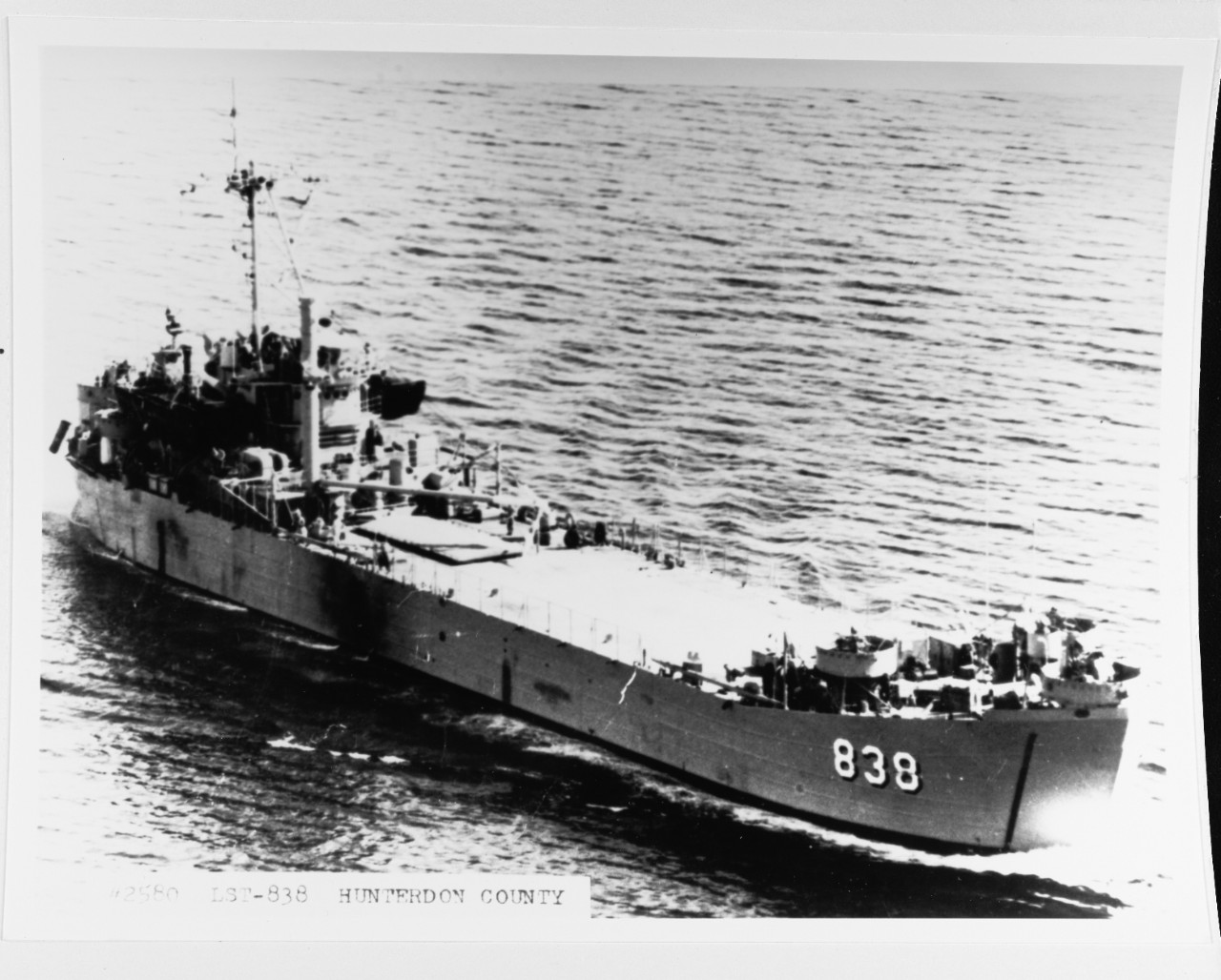 USS HUNTERDON COUNTY (LST-838)