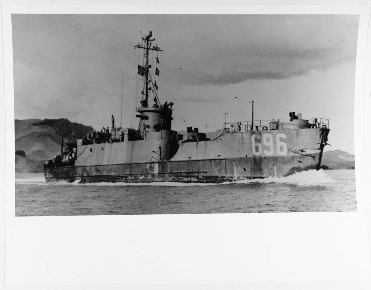 USS LCI-696
