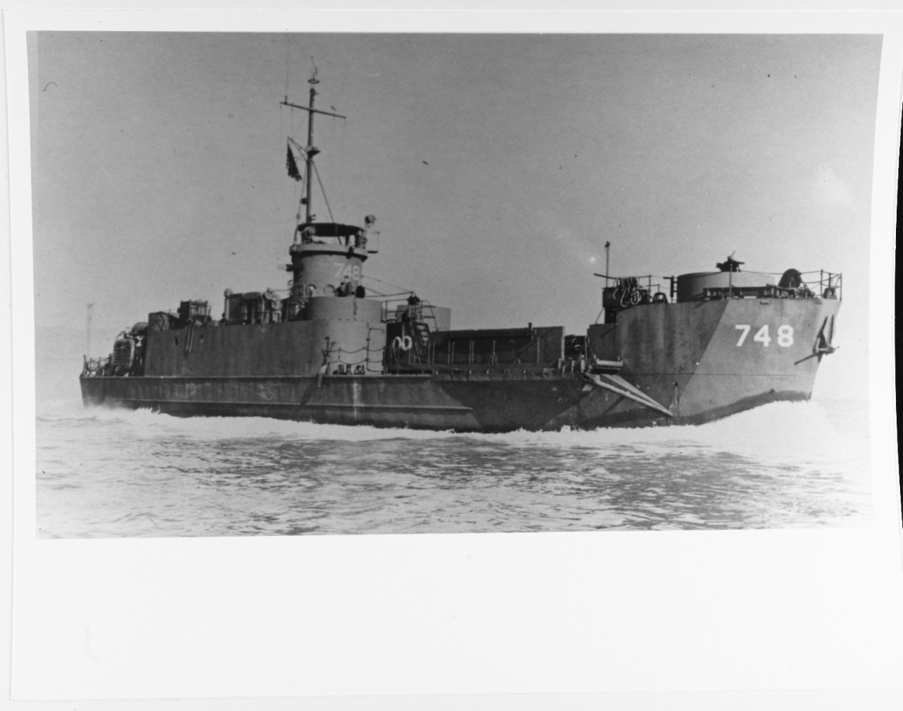 USS LCI-748