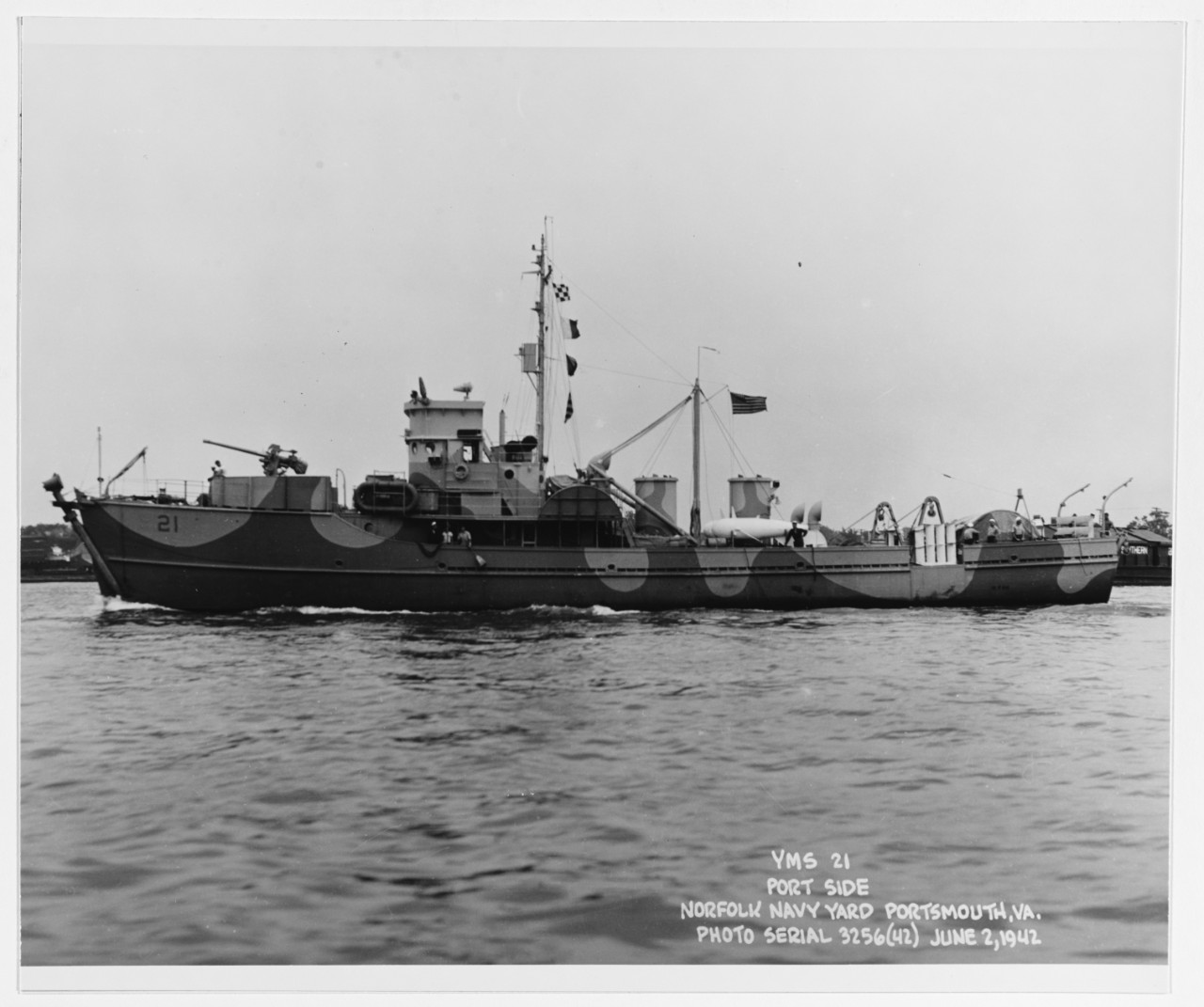 USS YMS-21