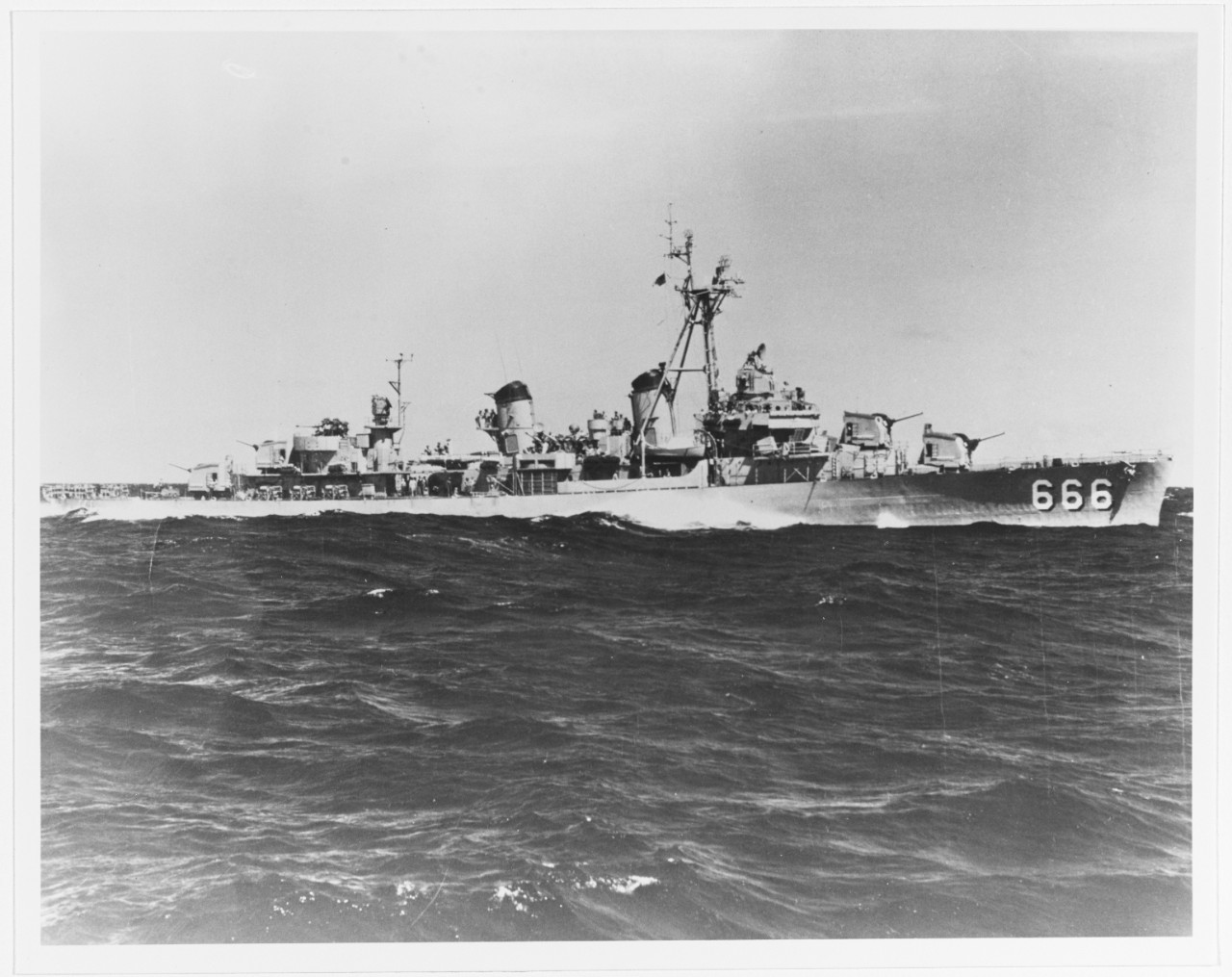 Photo #: NH 91901  USS Black (DD-666)