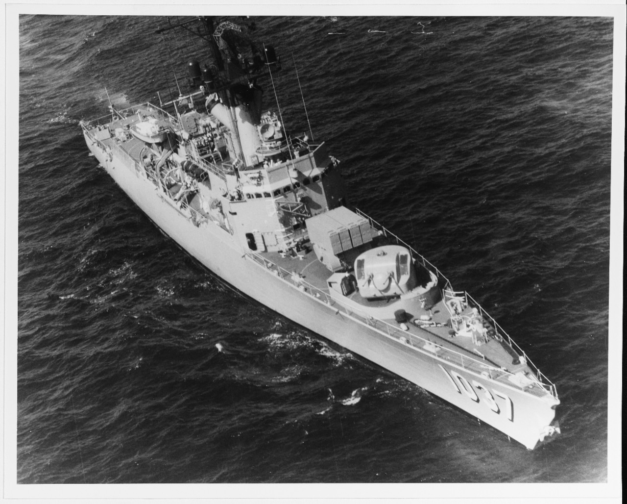 USS BRONSTEIN (DE-1037)
