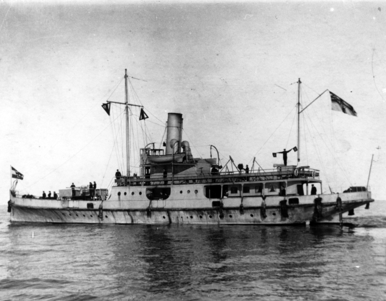 German Navy small auxiliary vessel, about 1915-1916.