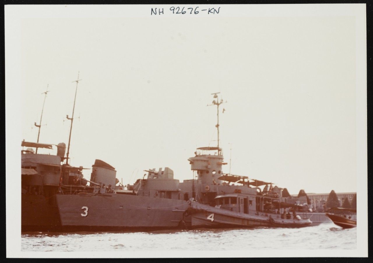 NAKHA (Thai gunboat, 1945)