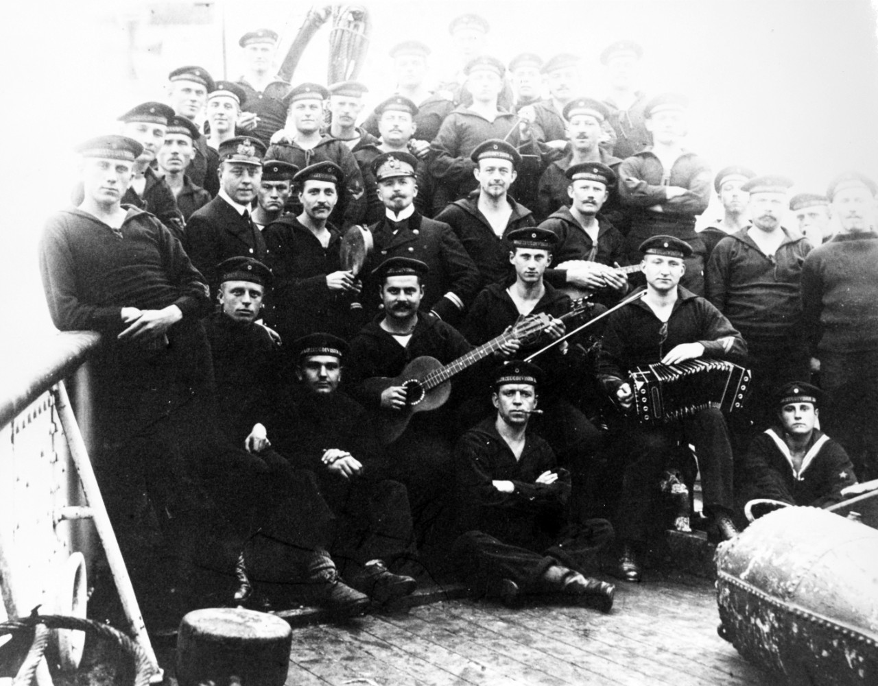 Crew of the German auxiliary SEEADLER in about 1914-1916