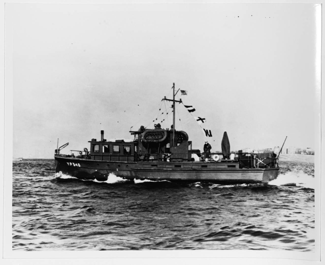 NH 93223 USS YP-546