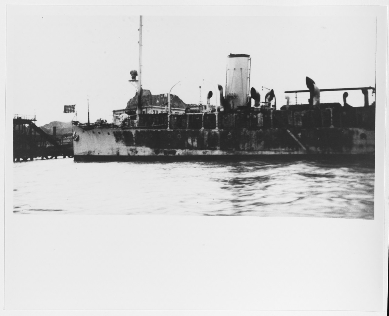 USS FULTON (PG-49)