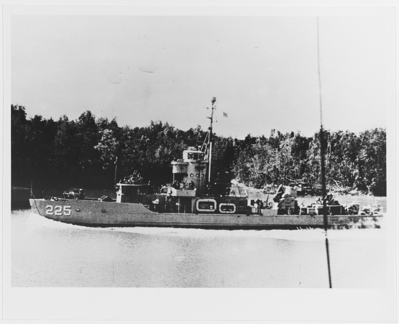 NO THAN (HQ-225) (South Vietnamese gunboat, ex-French FRAMEE, ex-USS LCS-105)