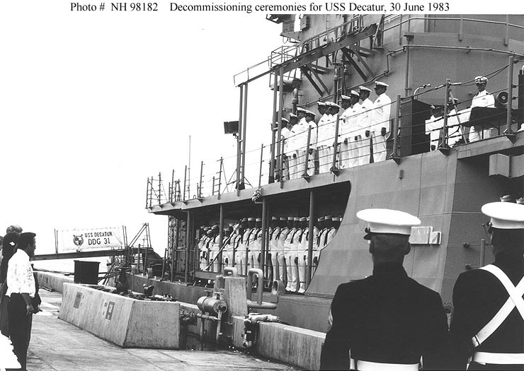 Photo #: NH 98182  USS Decatur (DDG-31)